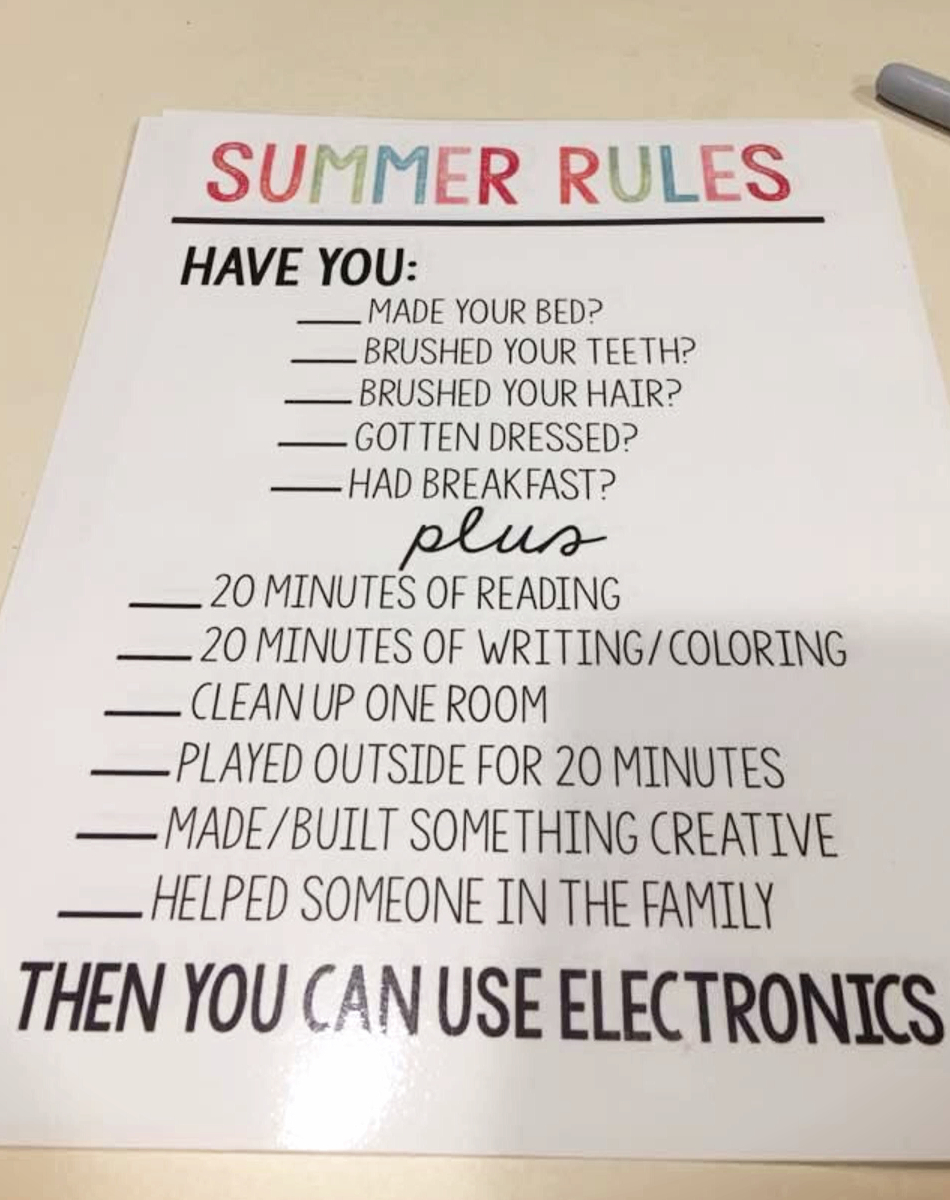 This is such a cute and SMART ideas for kids during the summer to be sure they do the necessary stuff BEFORE getting on their phones and tablets. #momhacks #lifehacks