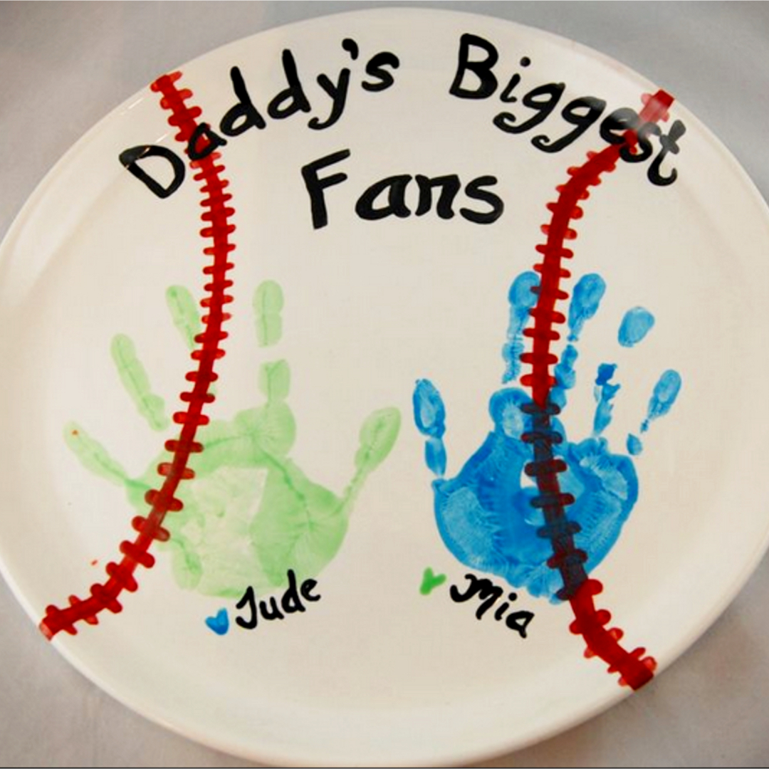 Cute Handprint Father's Day Gift for the kids to make! DIY Fathers Day Gifts From Kids - Quick and Easy Father's Day crafts and gift ideas