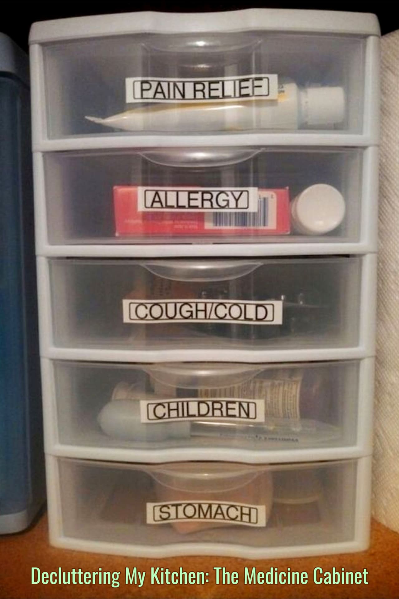 Declutter kitchen medicine cabinet - kitchen clutter solutions!  how to organize the medicine cabinet