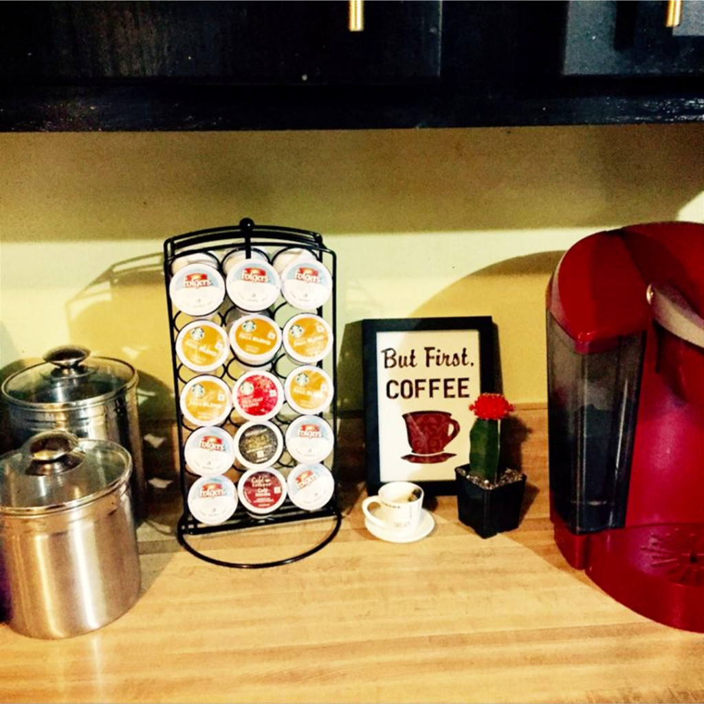 Love my little coffee nook in my kitchen! #kitchenideas #diyroomdecor #homedecorideas #diyhomedecor #farmhousedecor
