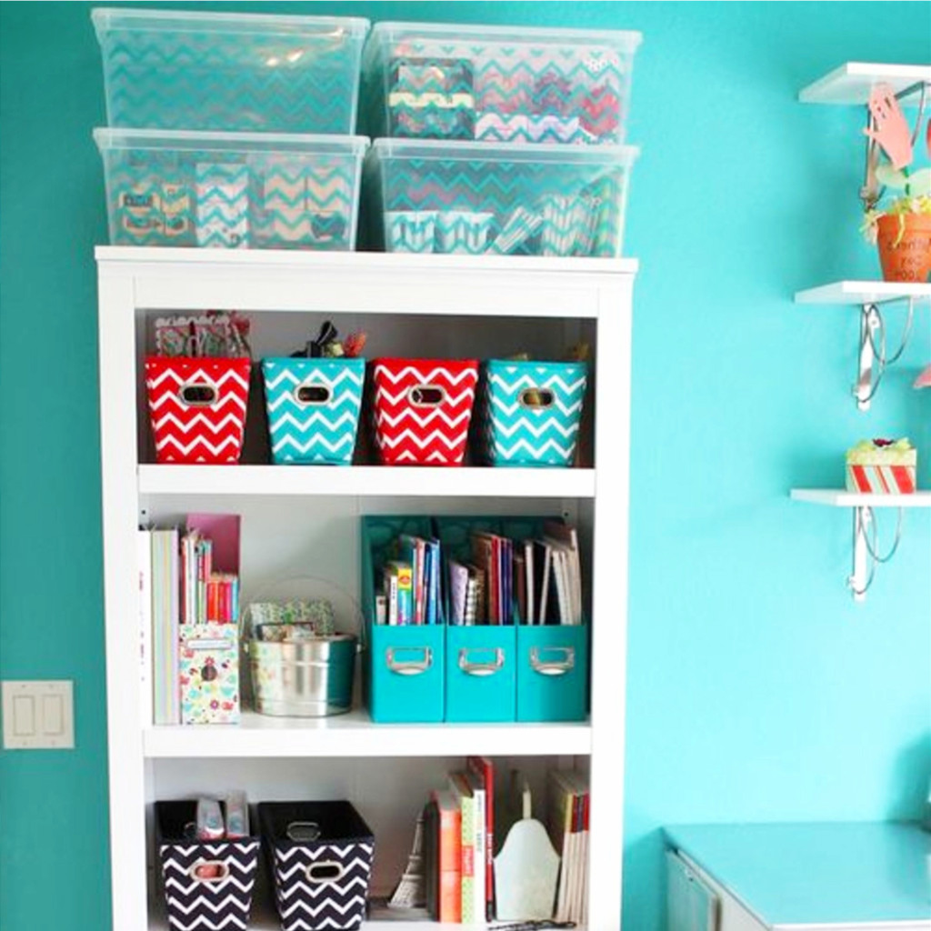 maximizing space in a small house - organizing a small house for a large family #smallhouseliving #storagehacks #diystorage  #gettingorganizedathome